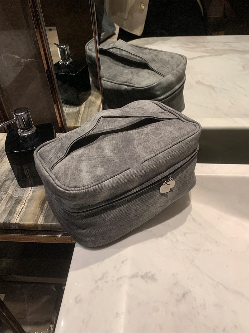 The Cozy Classic Kit Bag + FREE 24 Piece Luxury Brush Set