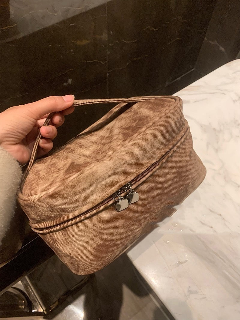 The Cozy Classic Kit Bag + FREE 24 Piece Luxury Brush Set