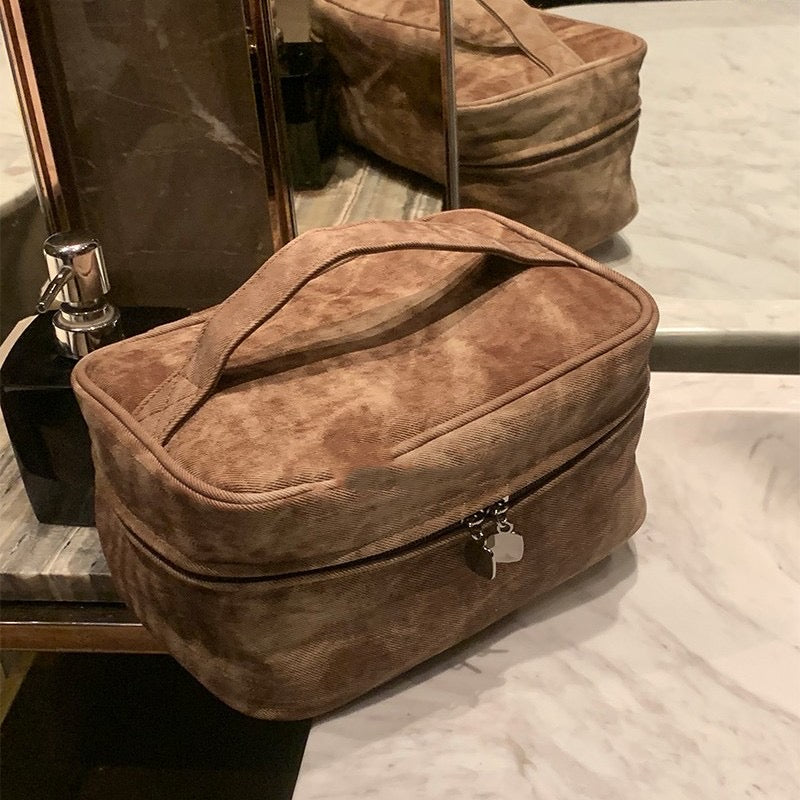 The Cozy Classic Kit Bag + FREE 24 Piece Luxury Brush Set