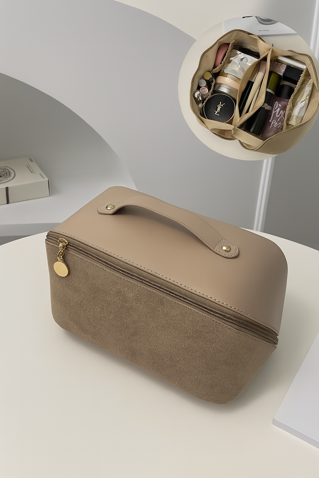 The Chic Girl Kit Bag + FREE 24 Piece Luxury Brush Set
