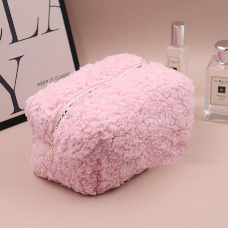 Doudou Kit Bag + FREE 24 Piece Luxury Brush Set